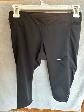 Nike Black Performance Cropped Running Leggings